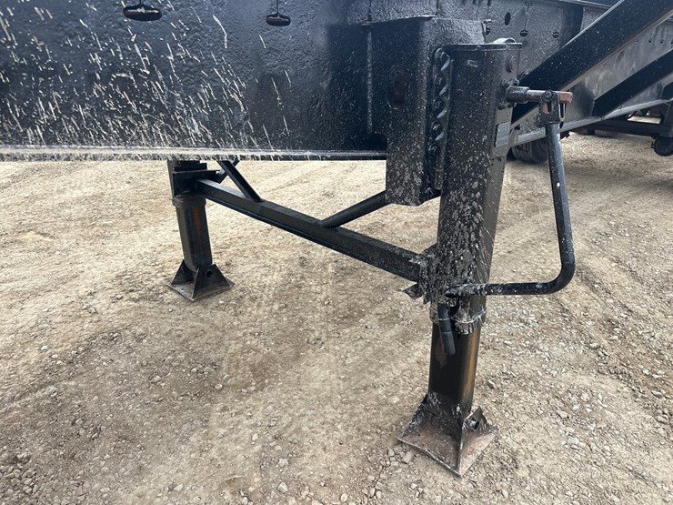 2003-massey-ferguson-8-image-11