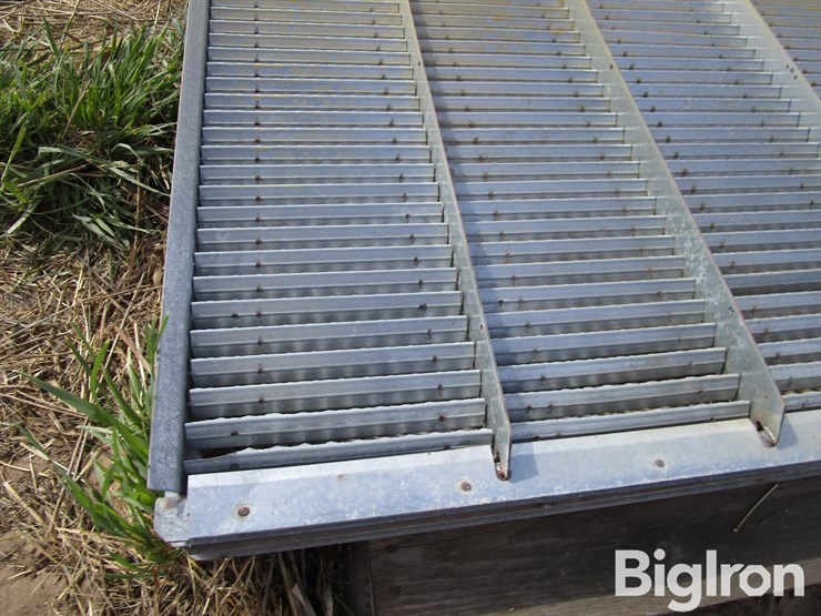 new-holland-tr96-image-13