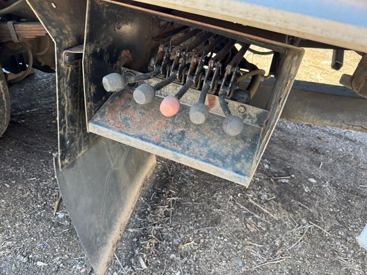 1999-ford-f550-image-32