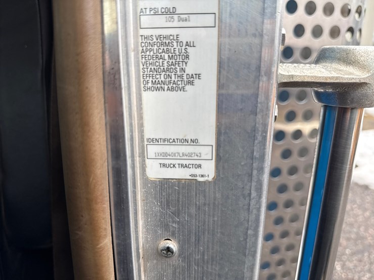 2020-kenworth-t800-image-86