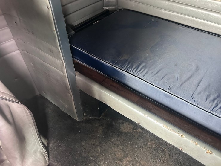 1998-peterbilt-379-image-61