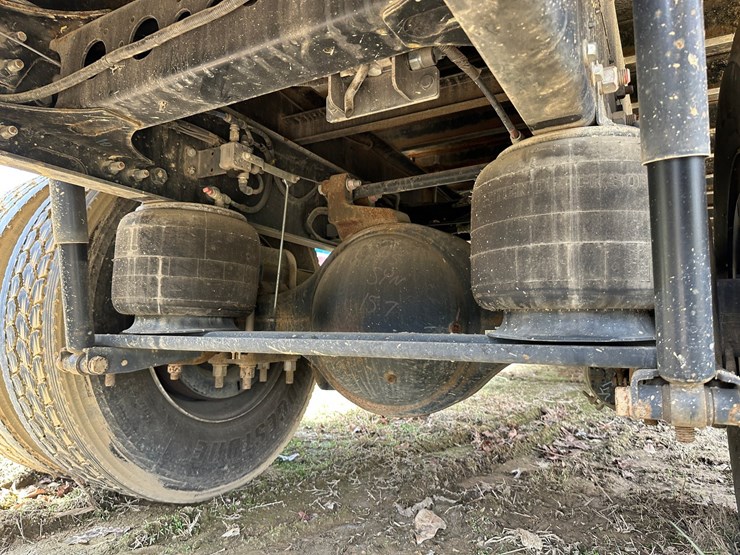 2020-hino-268-image-37