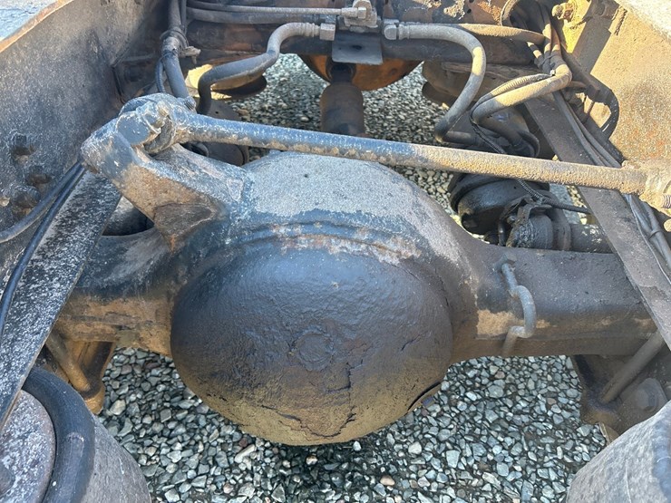 2002-massey-ferguson-8-image-24