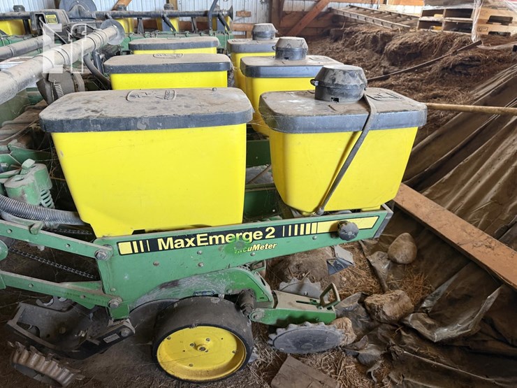 1993-john-deere-7200-image-17