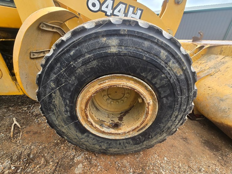 deere-644h-image-85