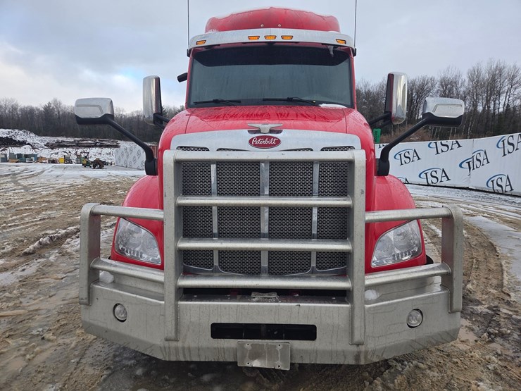 peterbilt-579-image-8