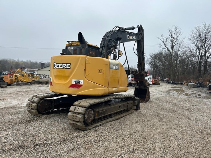 2020-deere-135g-image-4