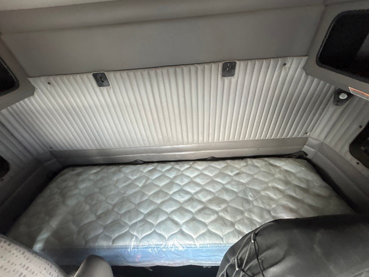 2017-kenworth-t660-image-67