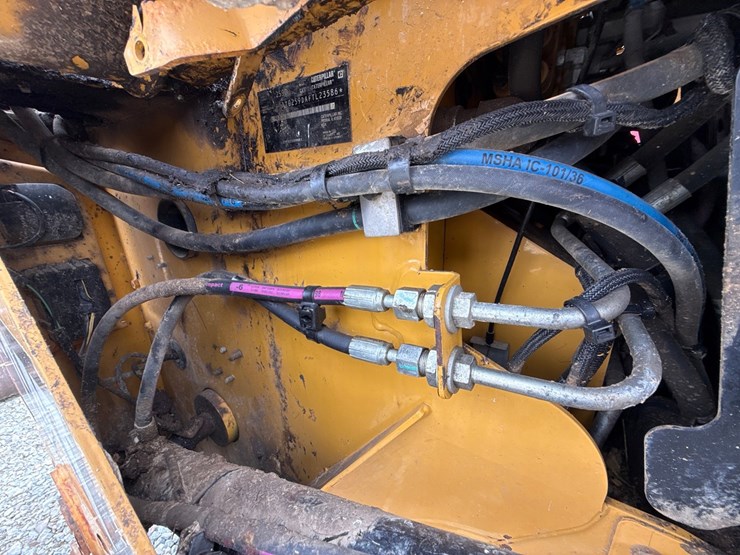 caterpillar-259d-image-21