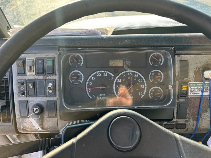 freightliner-fl70-image-65