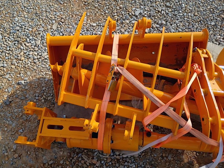 #23921-•-excavator-attachment-set-image-5