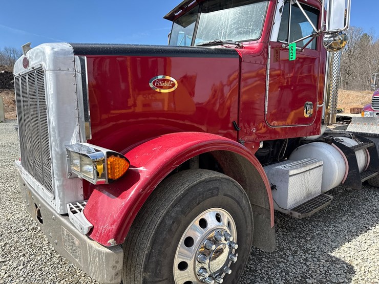 2004-peterbilt-378-image-9