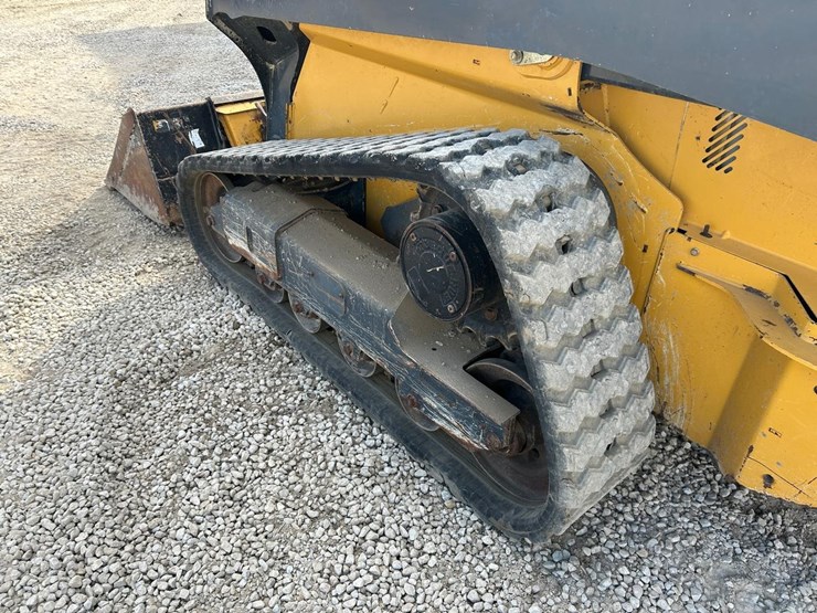 2021-deere-325g-image-16