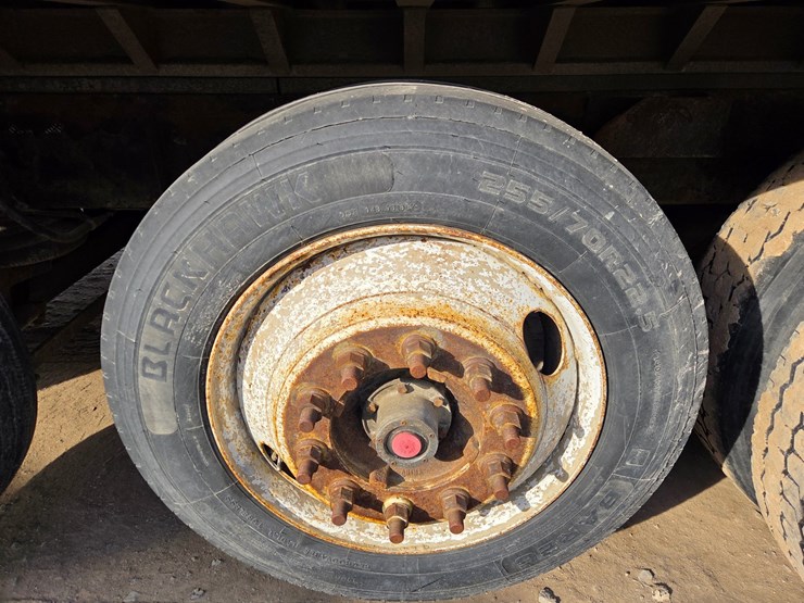 2012-international-7600-image-80