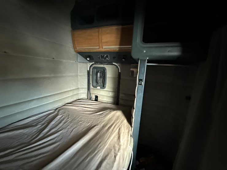 1994-peterbilt-359-image-66