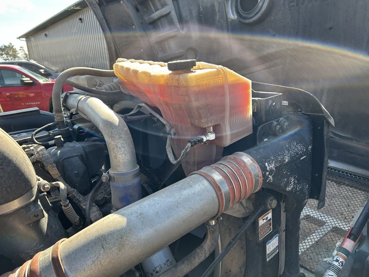 2020-kenworth-t880-image-60