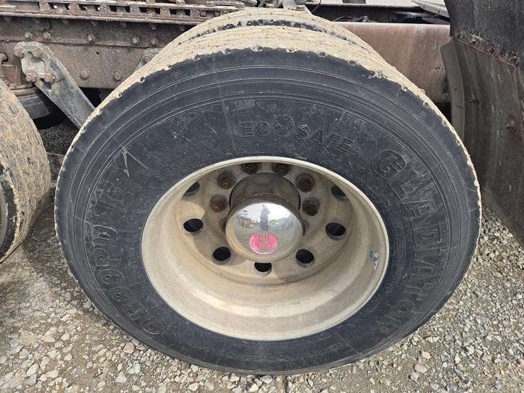 2005-kenworth-t600-image-83