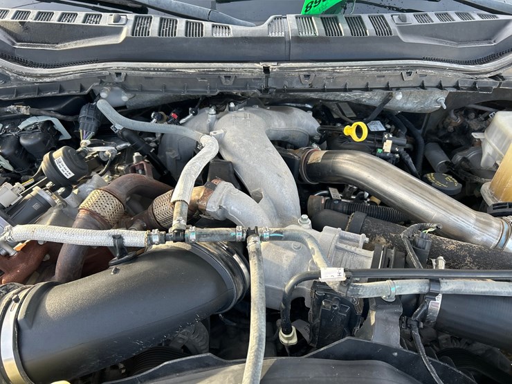 2021-ford-f550-image-50