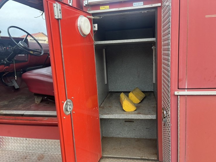 #1148-•-1980-gmc-v-8-fire-truck-image-17