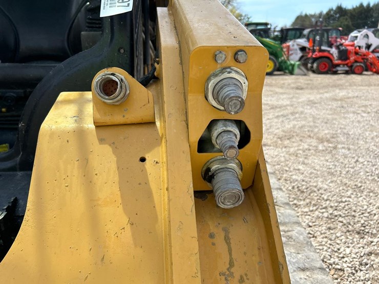 2021-caterpillar-289d3-image-11