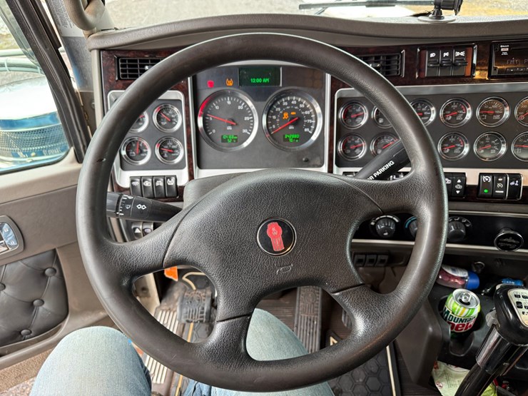 2020-kenworth-t800-image-61