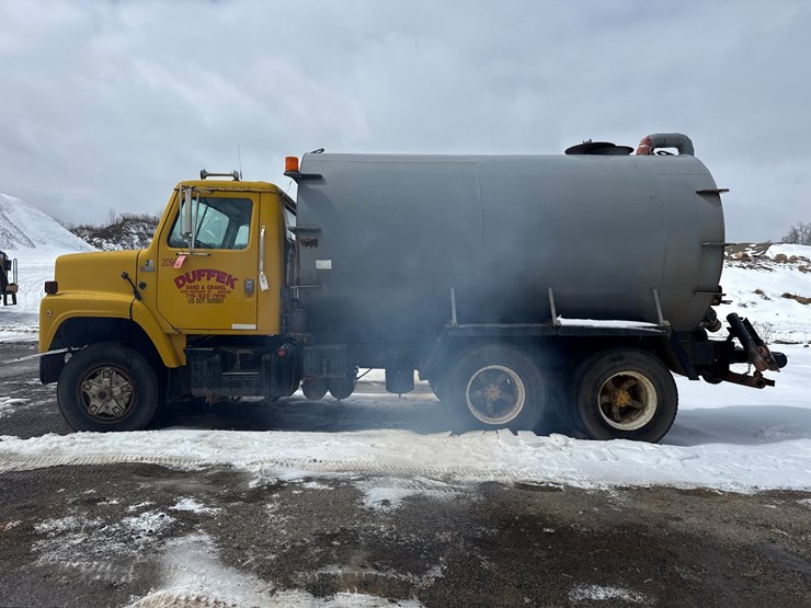 #2018-•-1978-international-f-2275-tandem-axle-water-truck-image-2