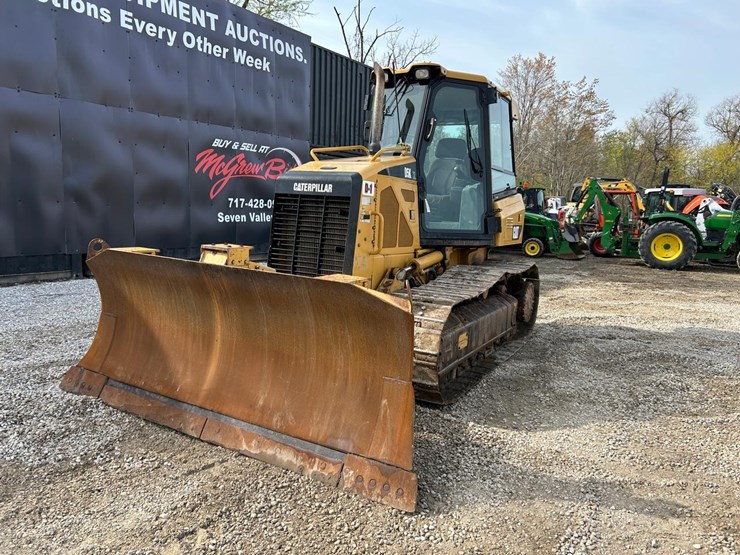 caterpillar-d5k-xl-image-8