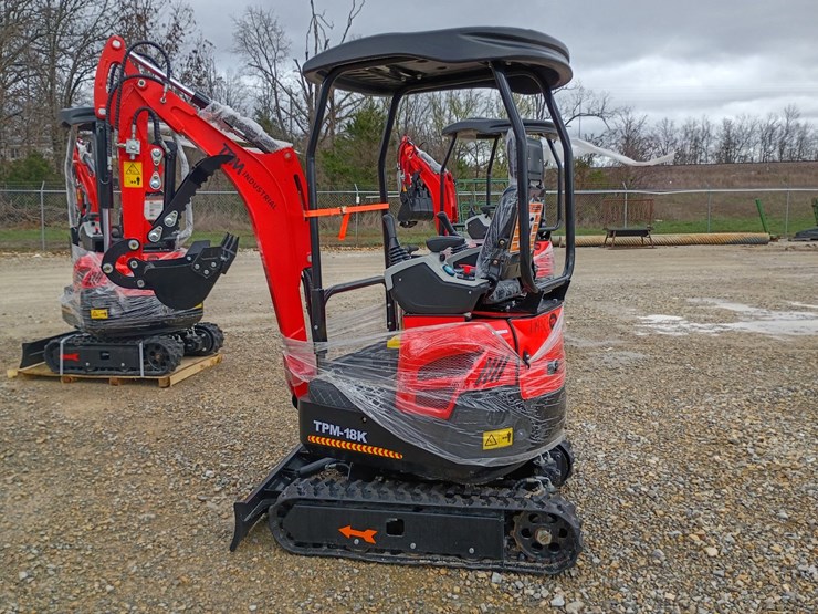 #l19-003-•-2026-diesel-tpm-18k-mini-excavator-image-1