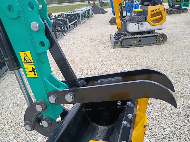 #24164-•-2025-agt-mh12rx-mini-excavator-image-20