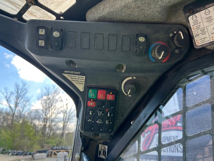 2021-deere-325g-image-20