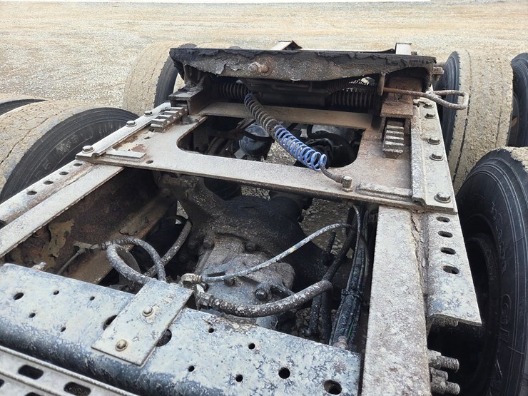 2005-caterpillar-c13-image-22