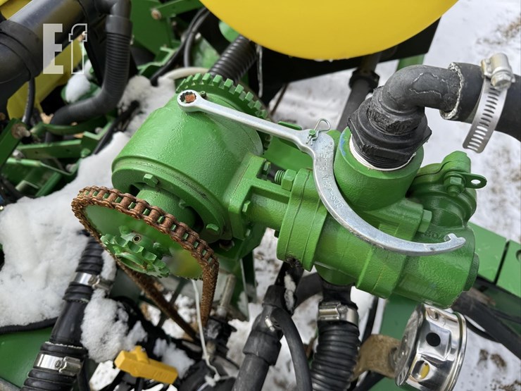 john-deere-1750-image-24