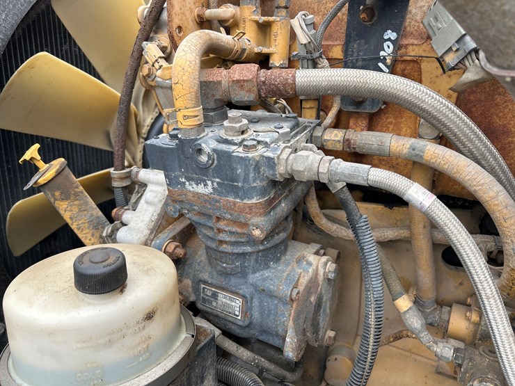 2005-peterbilt-357-image-49