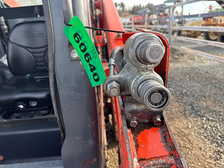 kubota-ssv65-image-17