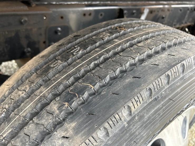 2005-peterbilt-357-image-107