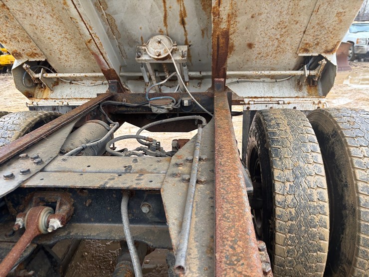 1997-ford-lt8000-image-74