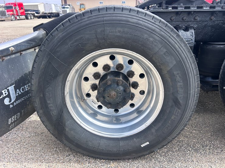 2000-peterbilt-379-image-83