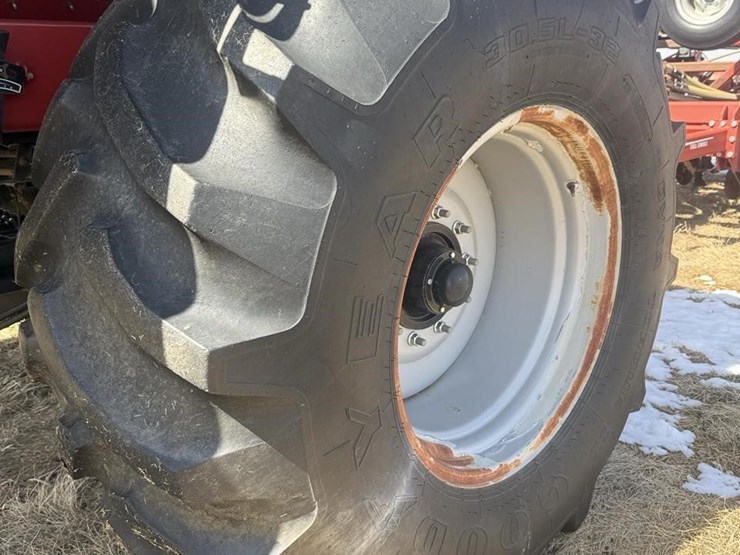 2011-case-ih-3430-image-29