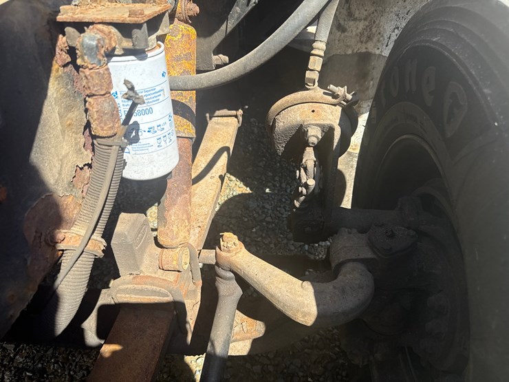 1994-peterbilt-359-image-11