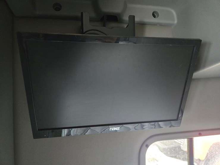 peterbilt-579-image-93