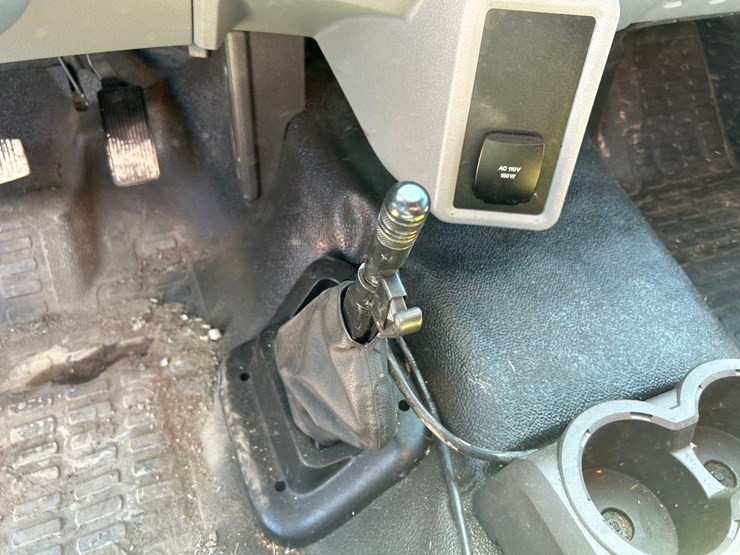 2023-ford-f750-image-51