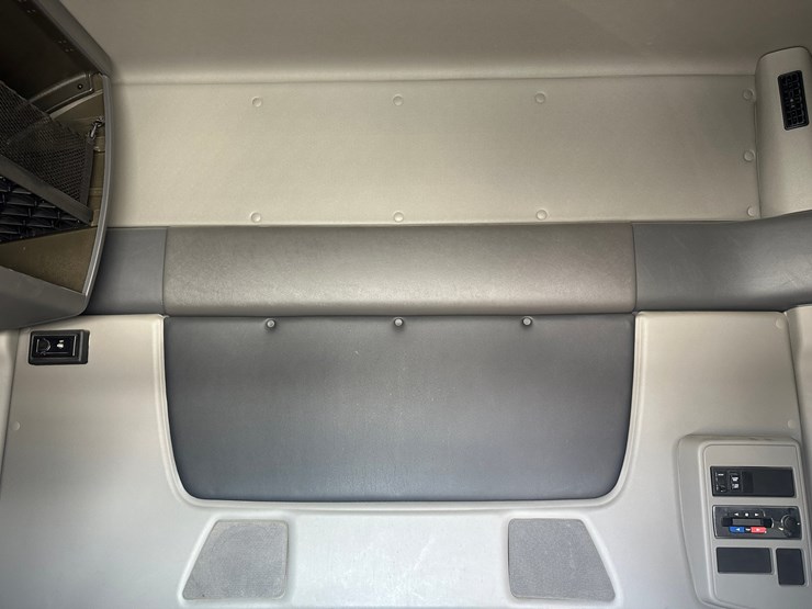 2017-international-lt-image-40