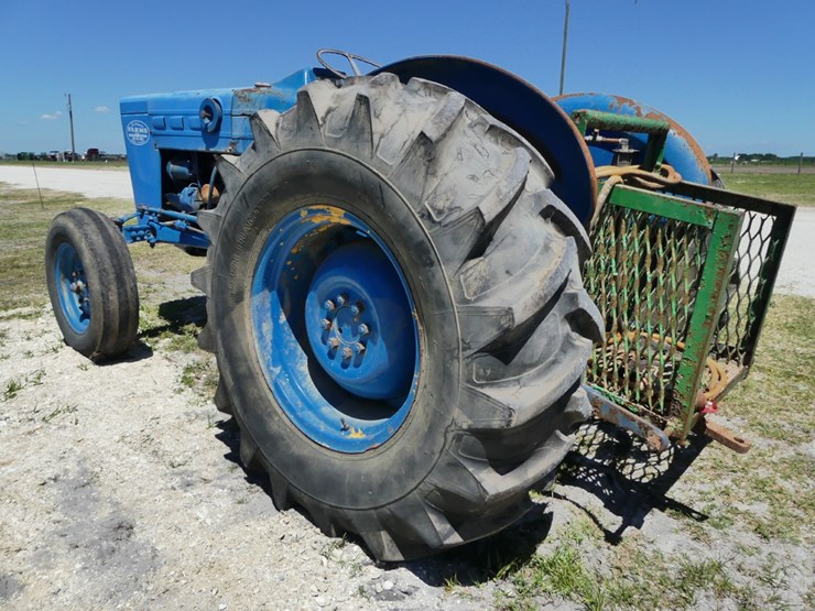 ford-tractor-image-4