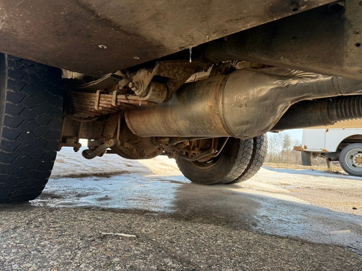 #1061-•-2016-ram-5500-heavy-duty-service-truck-image-22