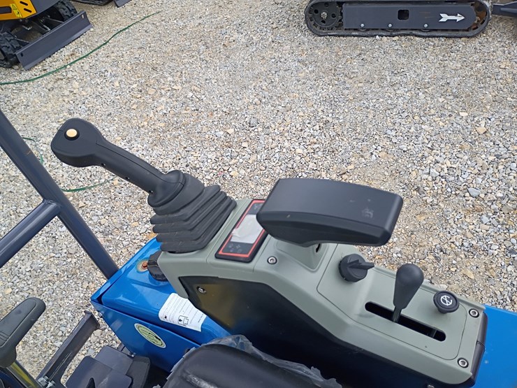 #24176-•-2025-agt-mx20r-mini-excavator-image-15