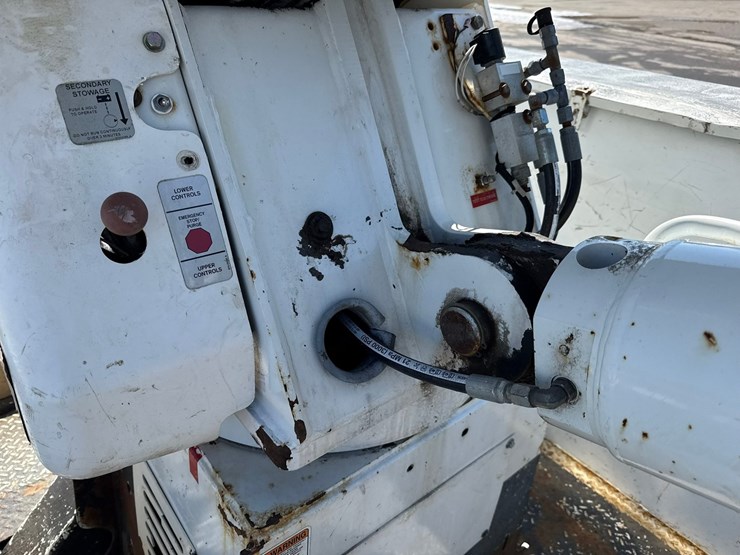 #1070-•-2012-freightliner-boom/crane-truck-image-34