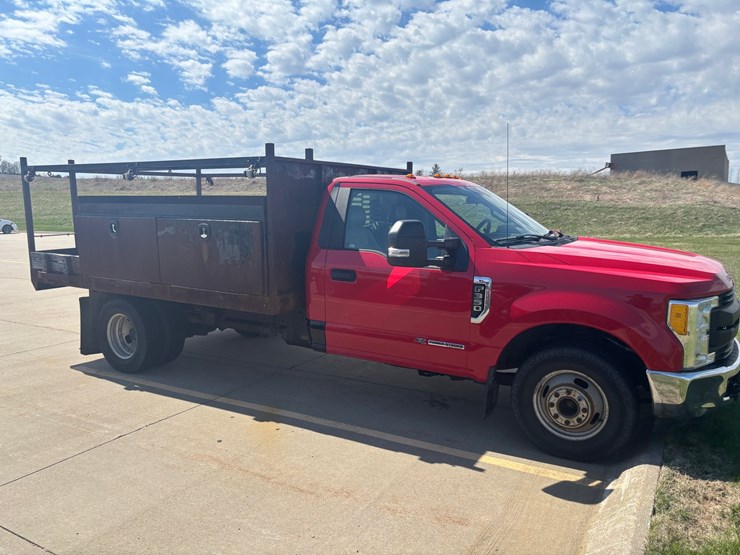 2017-ford-f350-image-5