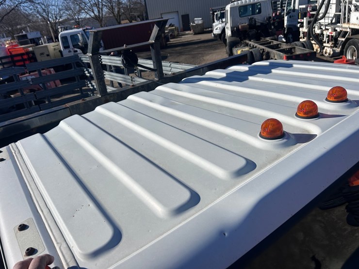 2013-isuzu-npr-image-64