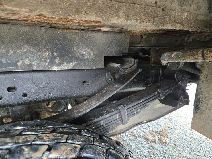 2011-ford-f550-image-35