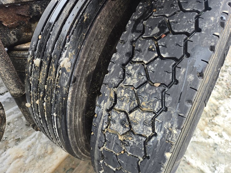 peterbilt-579-image-102